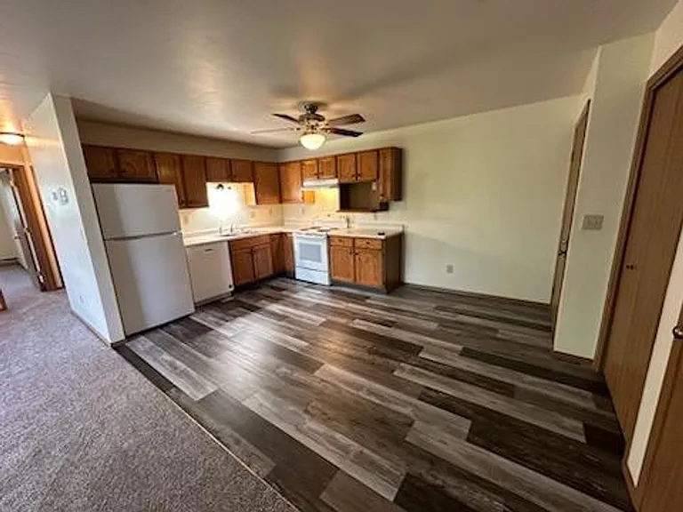 Joann Lane Apartments — Photo 22