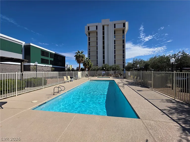 3930 University Center Dr #901 — Photo 4