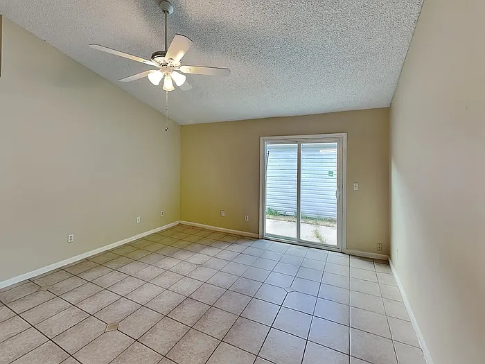 1883 Mackenzie Ct S — Photo 4