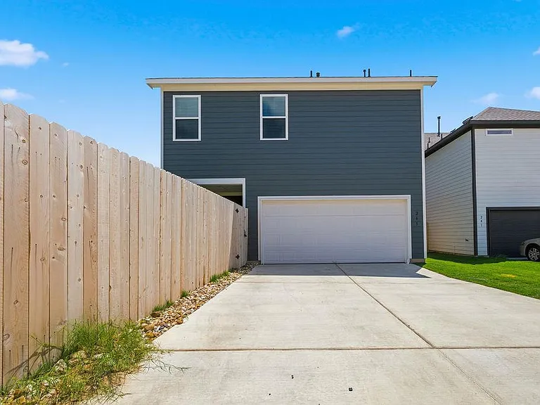 245 Leeland Dr — Photo 26