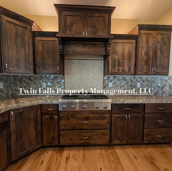 768 Sun Peak Way — Photo 8