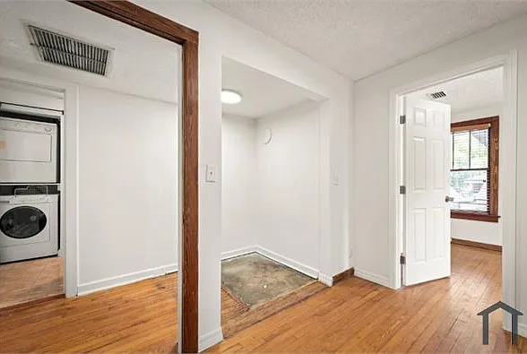 4 bed, 1100 sqft, $1,575 — Photo 2