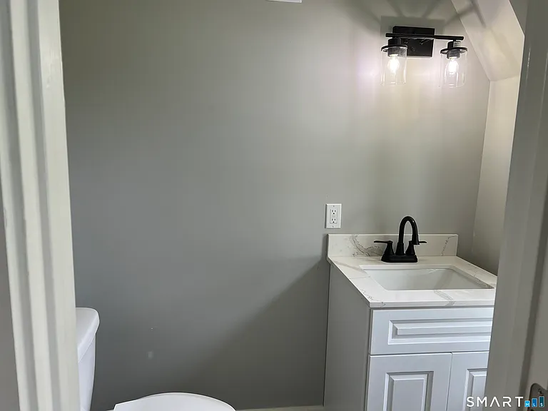 17-19 Lilac St — Photo 9