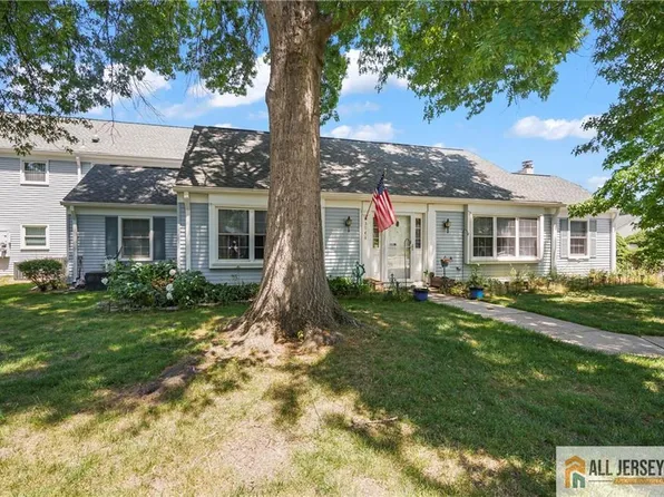 394 Newport Way, Monroe Township, NJ 08831