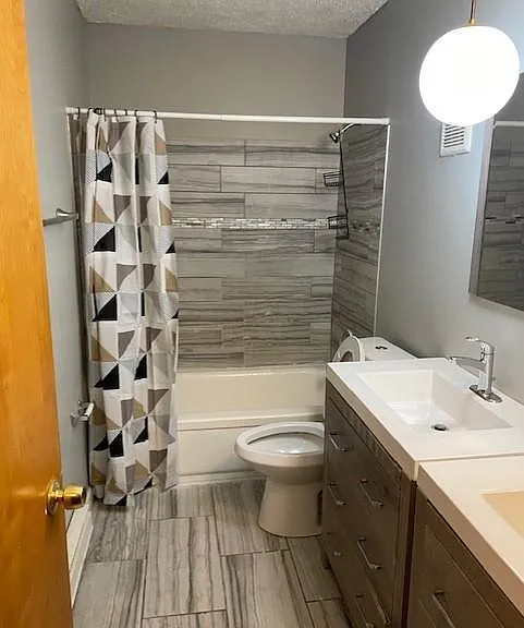 7558 Hazelcrest Dr — Photo 15