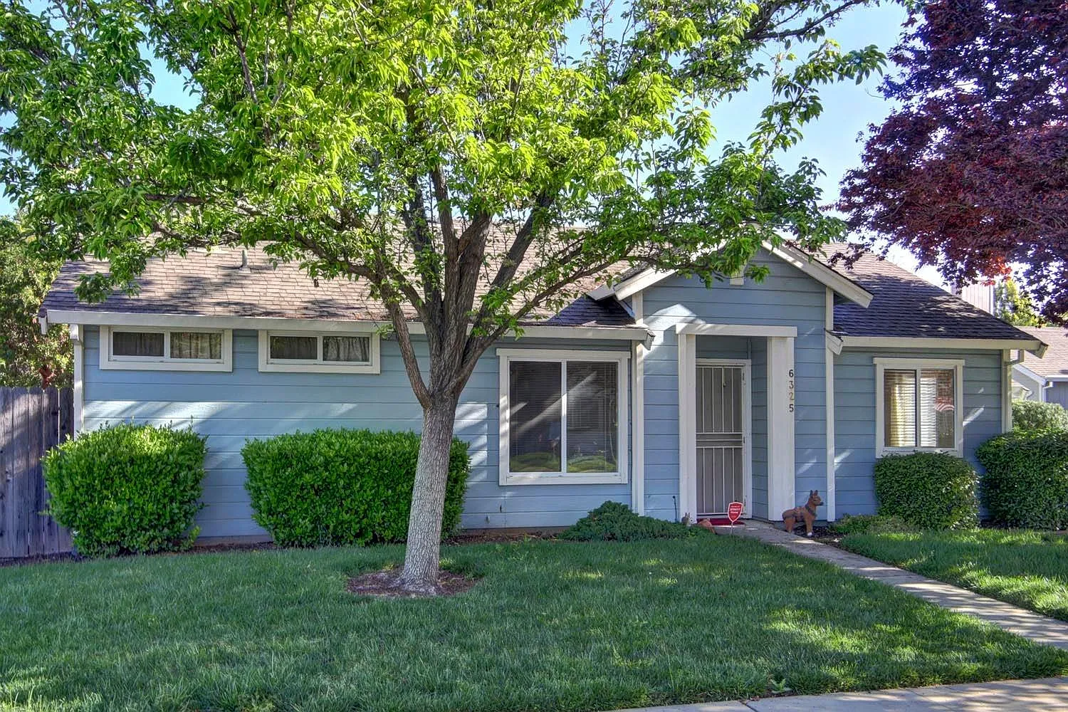 6325 Laguna Mirage Ln photo 1