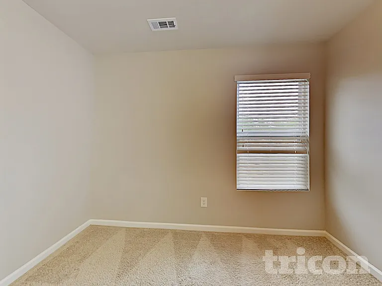 2046 Aragon Ln — Photo 11