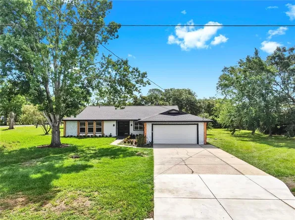 9903 Saddle Rd, Tampa, FL 33626