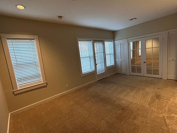 5th image of 115 S Belmont St #5