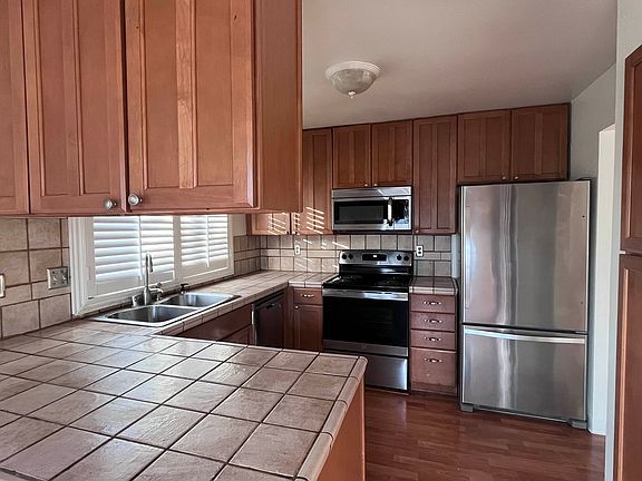 3rd image of 2132 Sugartree Dr