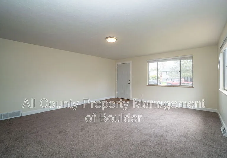1515 Stuart St — Photo 6