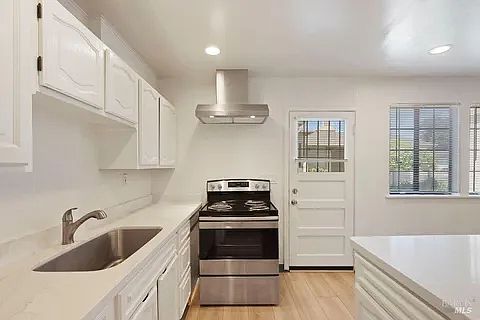 2nd image of 1465 Ohio St #B