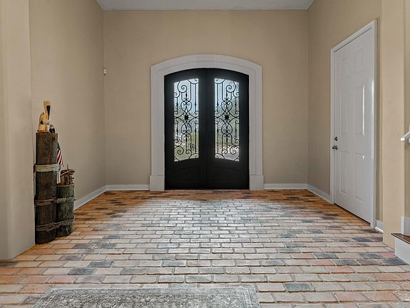 5th image of 1218 Ceylon Dr