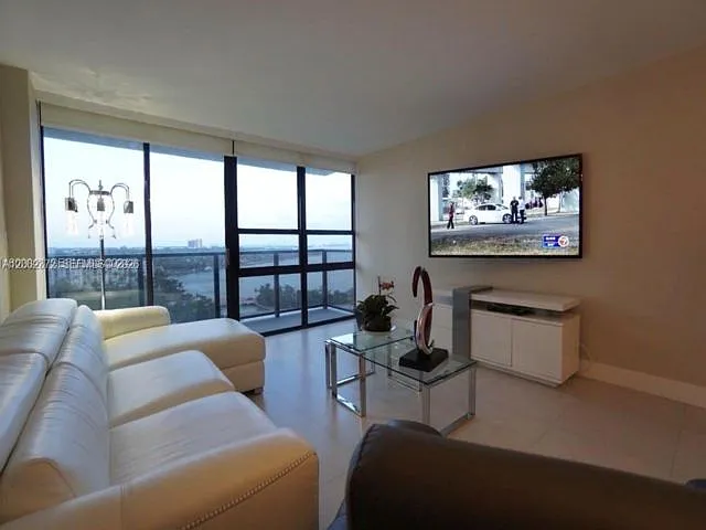 2 bed, 2.0 bath, $3,200 — Photo 3