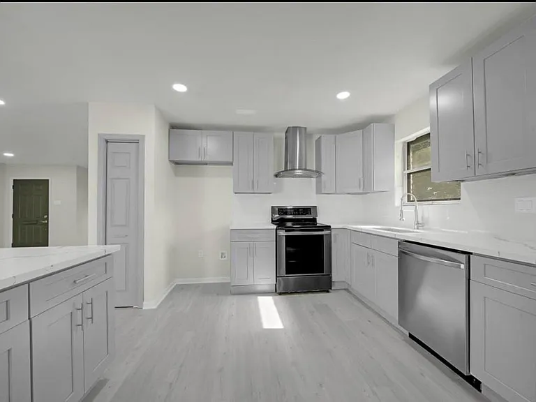 5822 Belrose Dr — Photo 6