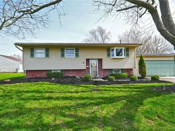 31 Wedgewood Dr, West Seneca, NY 14224
