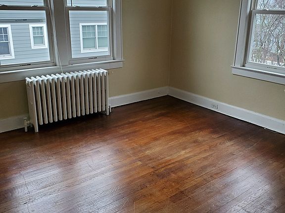 5th image of 19 Oak St Floor 2