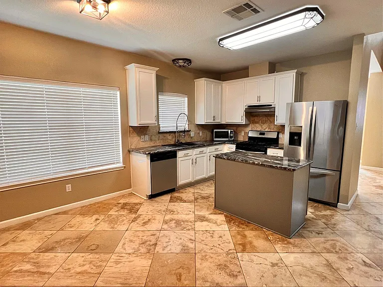 1511 Tonia Loop — Photo 3