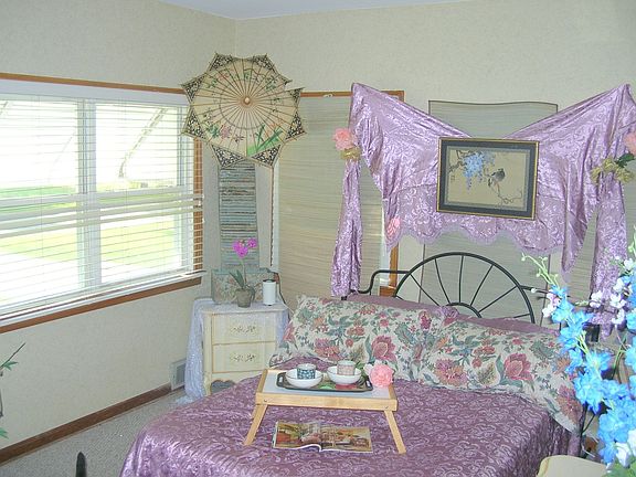5th image of 1092 Lawnview Ave