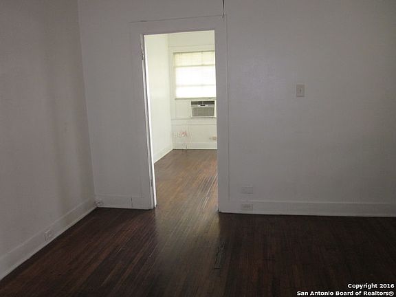 4th image of 108 W Drexel Ave #1