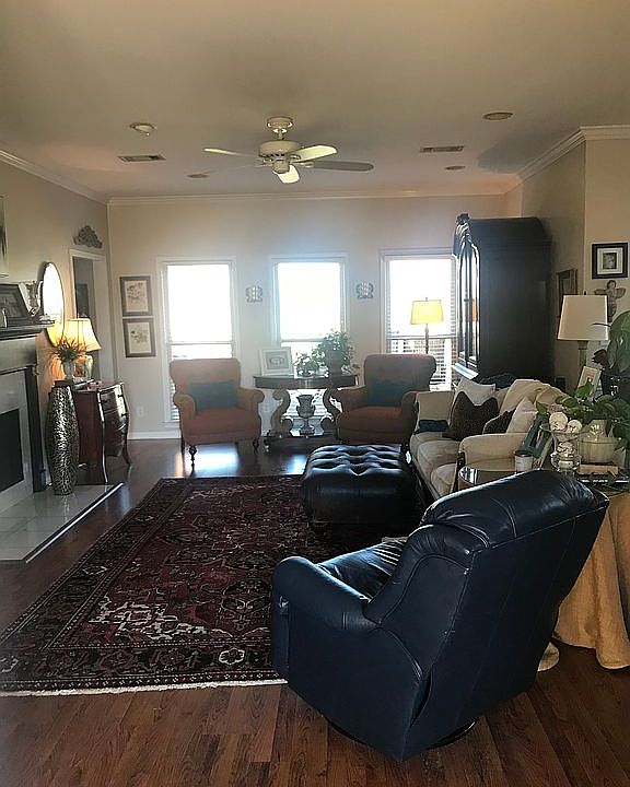 Large, Bright Family Room