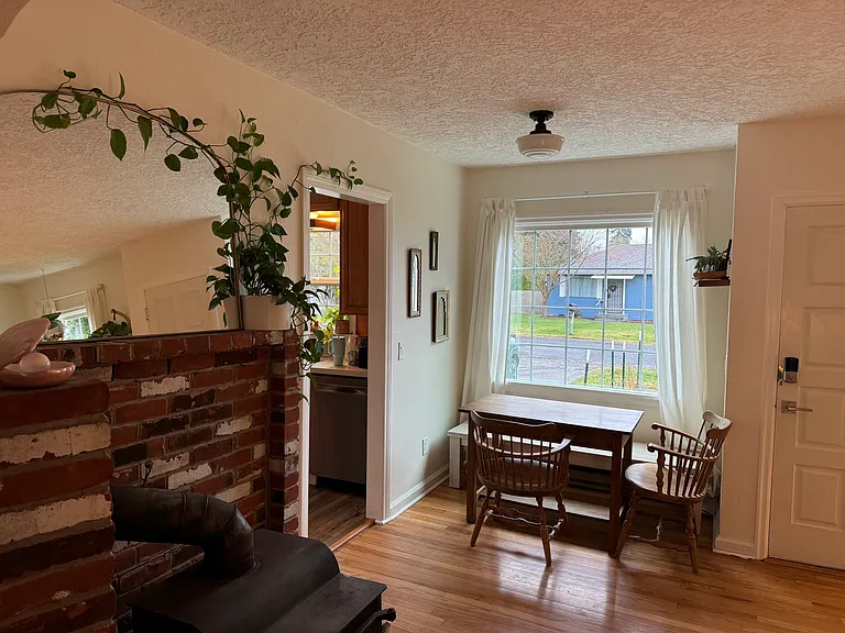 837 G St — Photo 17
