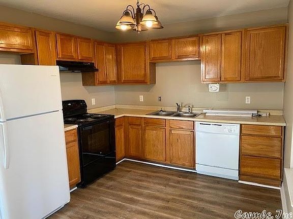 4th image of 19 Leisure Valley Dr