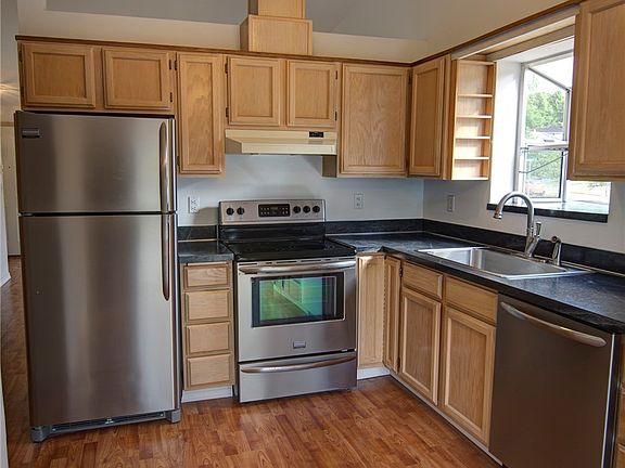 3rd image of 1801 Larkspur Ct