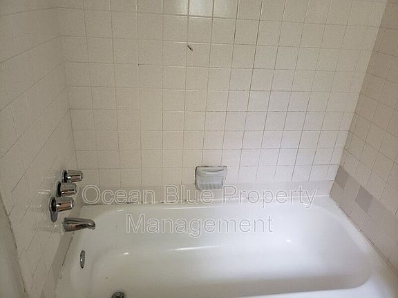 5th image of 1209 E 124th Ave APT L
