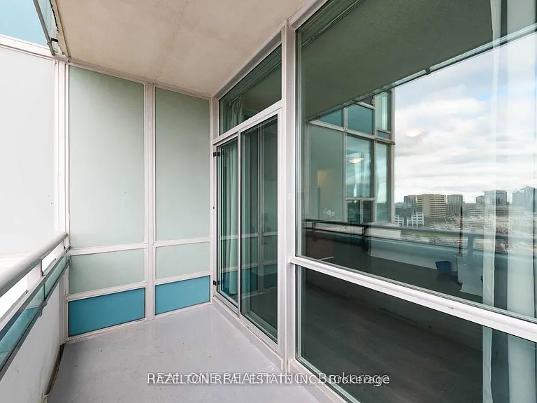 220 Burnhamthorpe Rd W #1709 — Photo 11
