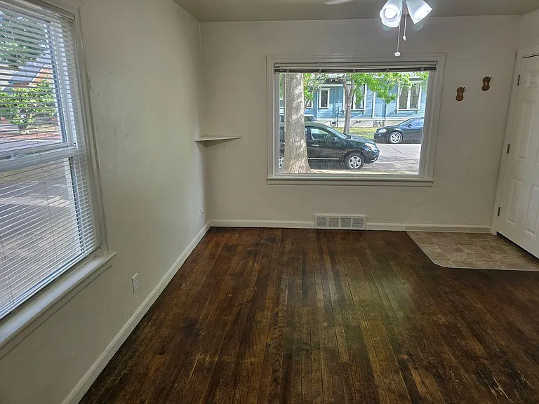 482 E 16th Ave #1-5 — Photo 2