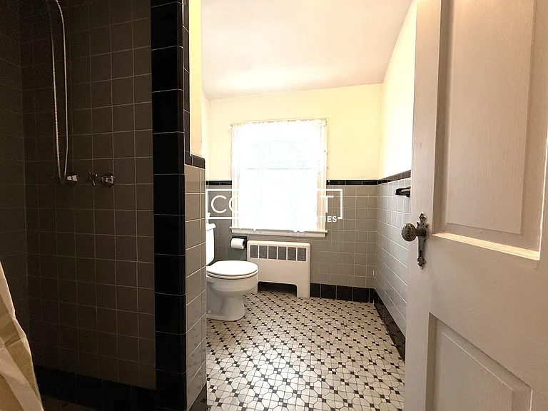 1055 Keith St — Photo 13
