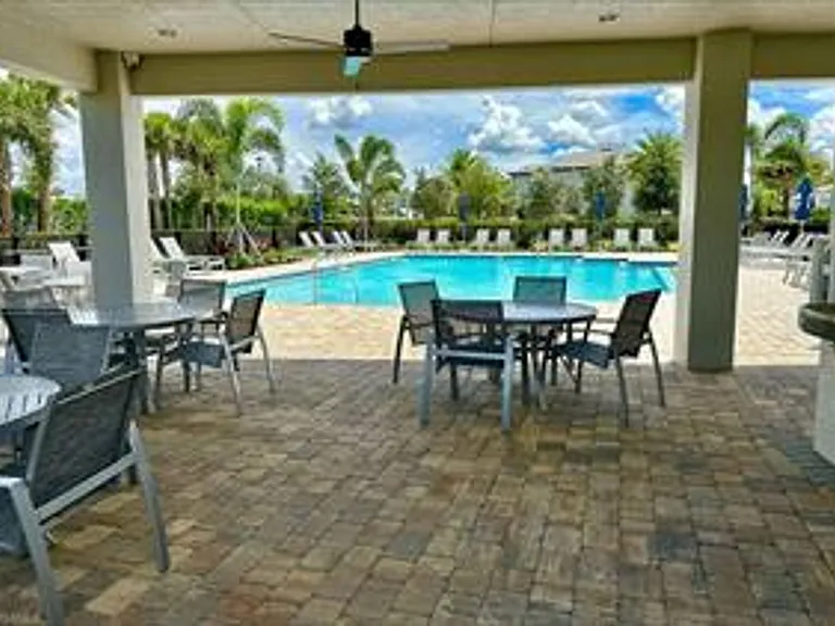 4275 Sonoma Oaks Cir — Photo 16