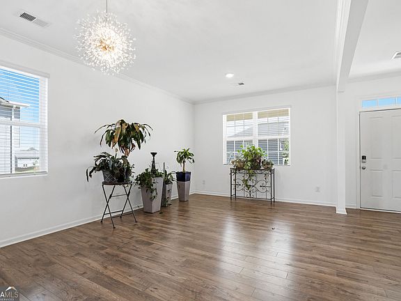 4th image of 197 Amber Meadow Dr