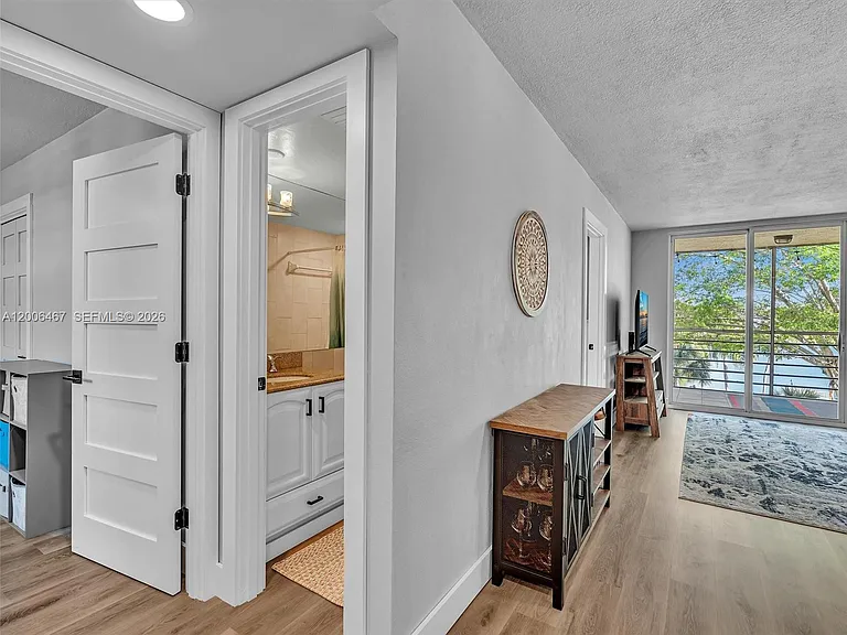 9340 Lagoon Pl #303 — Photo 30