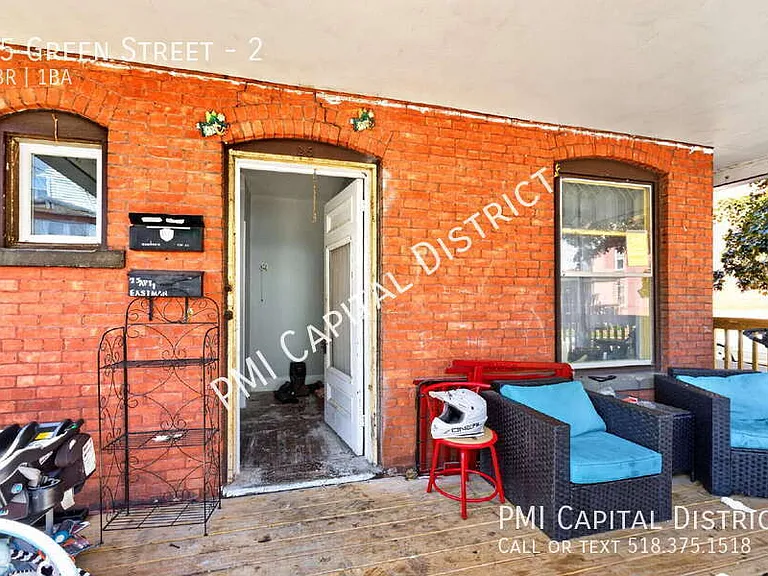 25 Green St #2 — Photo 17