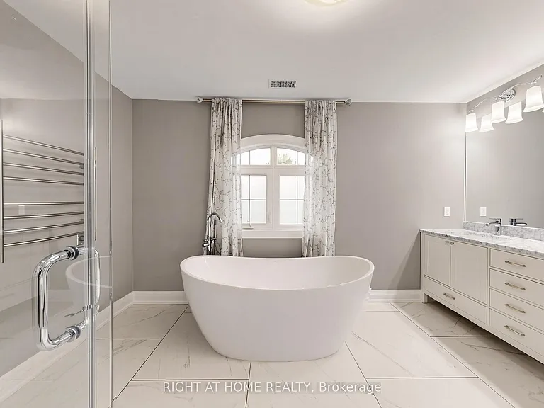 67 Bonnyview Dr — Photo 21