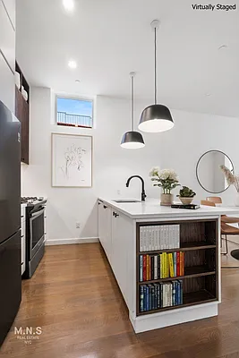 Rented by MNS | media 4