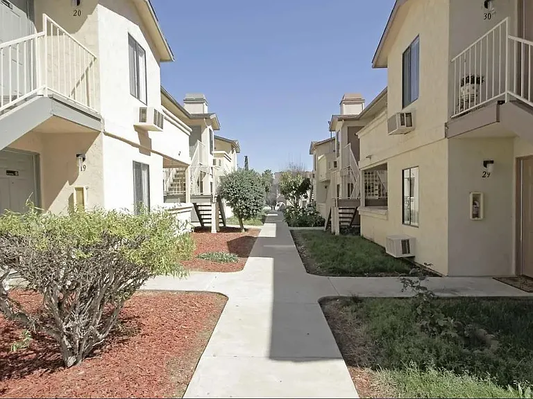 Fallbrook Hills Apartments — Photo 1