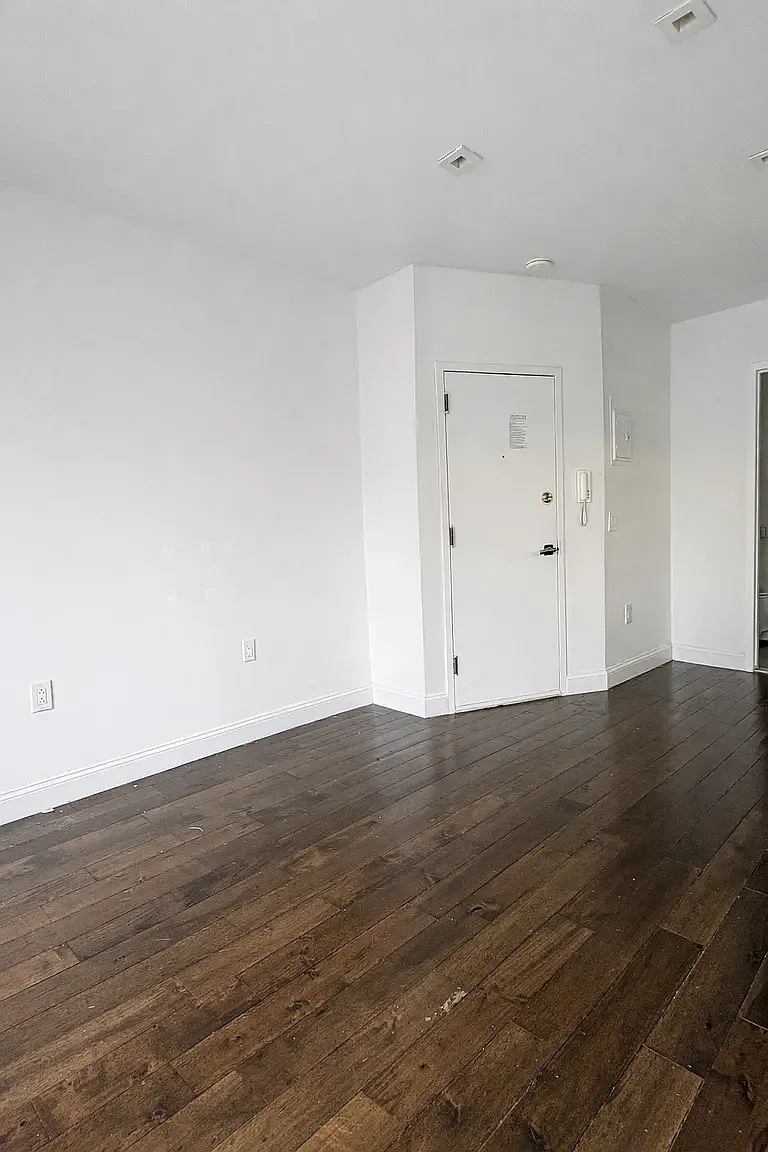 86 Clinton Street — Photo 3