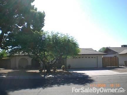 Front of Home
						:
						Low Maintenance Front Yard. Mature Shade Trees.
