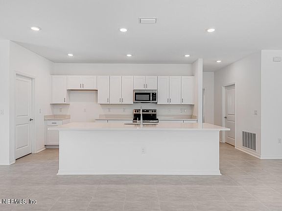 4th image of 8573 LILIAS Circle