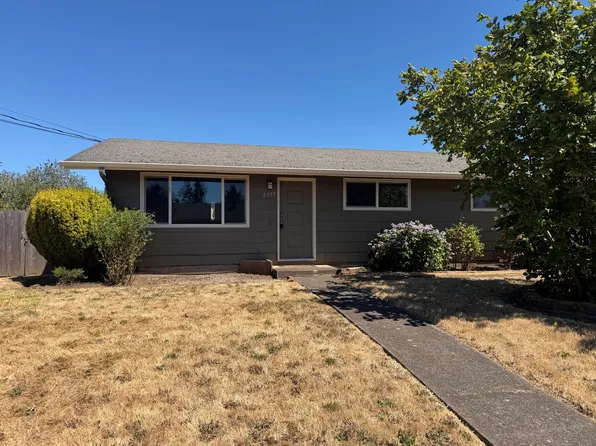 2355 Corral Dr, Springfield, OR 97477