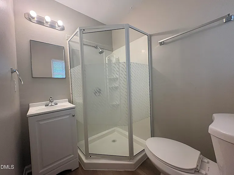745 Grantland Dr — Photo 17