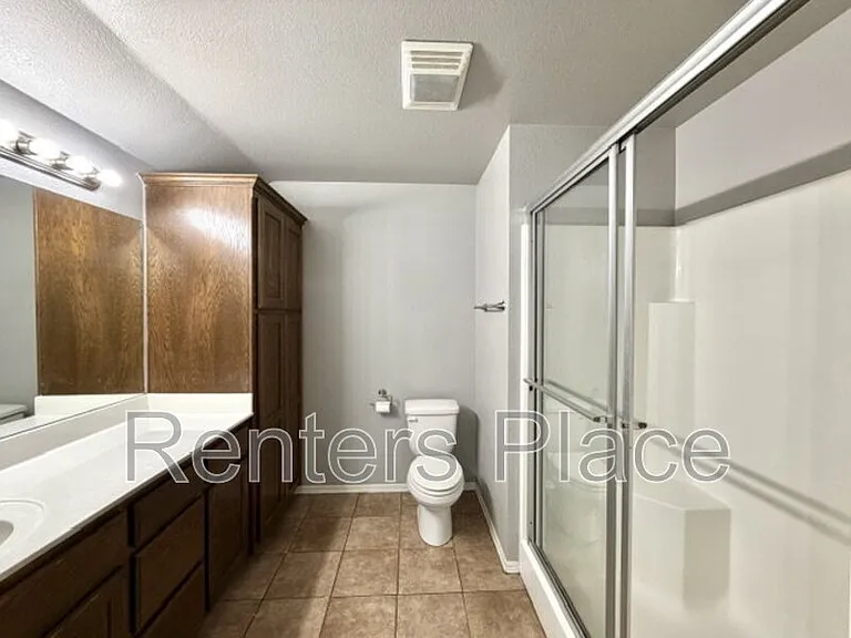 416 E Birch St — Photo 10