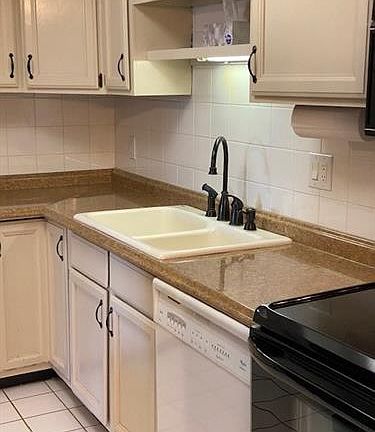 3rd image of 610 Vistula Ter APT 31
