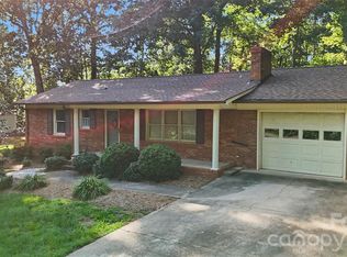 213 Bostian Lake Rd, Statesville, NC 28677