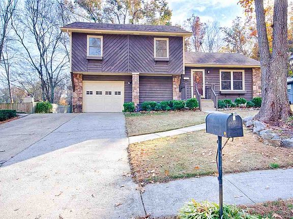 4th image of 1004 Vicksburg Ln SE