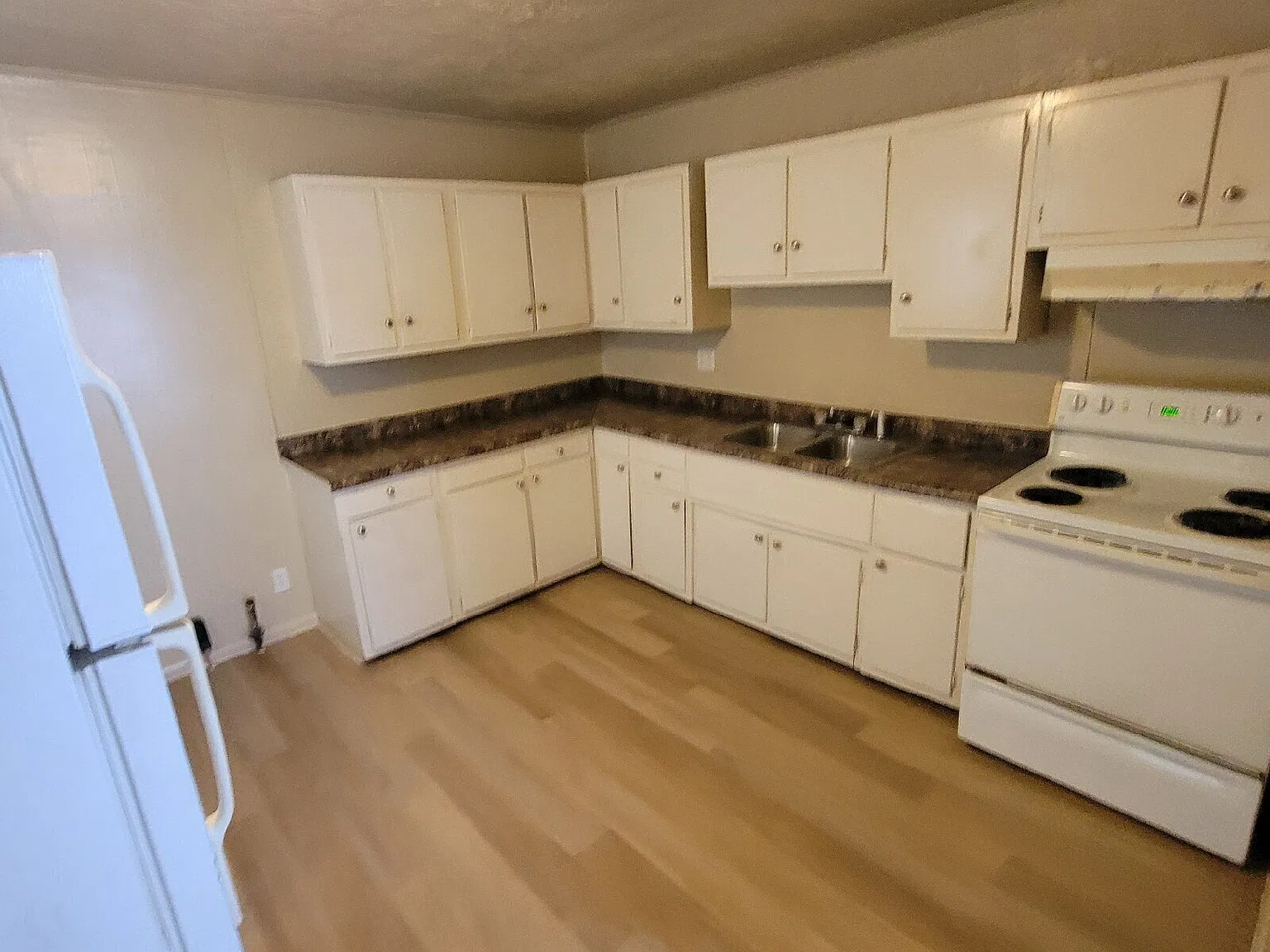 Arlington Woods 3BR House w/Attached Garage! — Photo 4