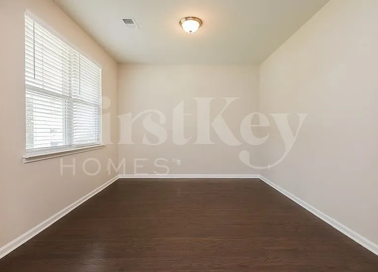 817 Neosho Ct — Photo 12